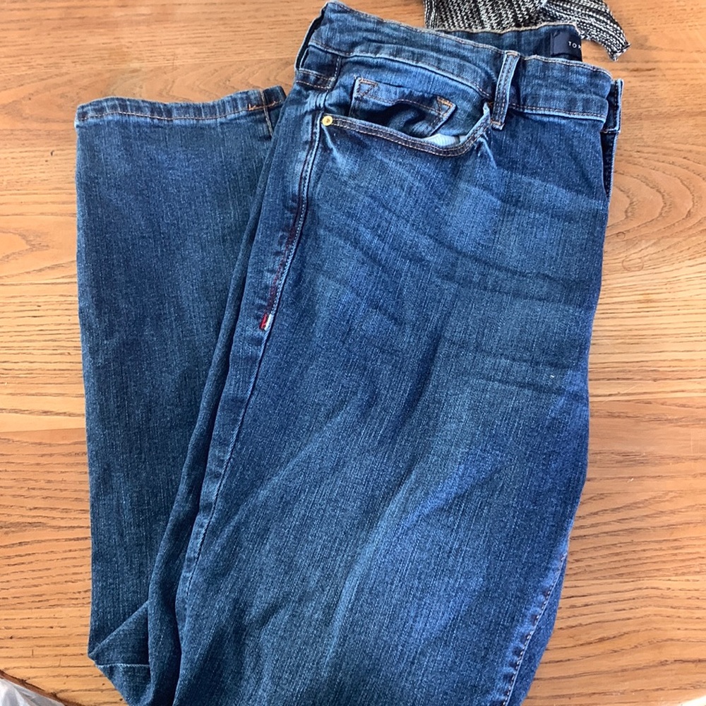 Tommy Hilfiger jeans! Cute very comfy worn barely.
